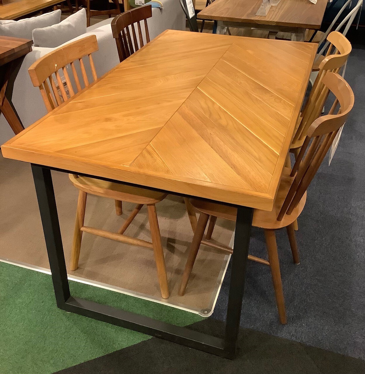 ダイニングテーブルをお探しの方、必見！！ | ショップニュース | 港北