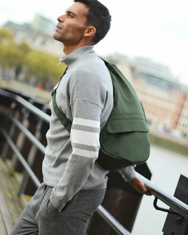 身体に優しいバッグ"ヘルシーバックバッグ”