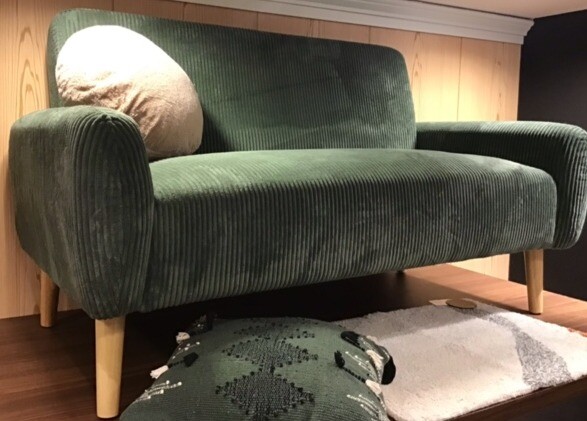 【お部屋の差し色におすすめ！コンパクトソファ】