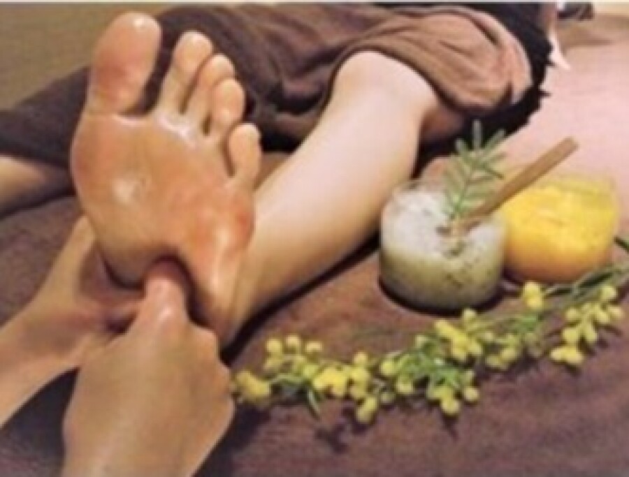 リフレクソロジー(足つぼ)で、身体をスッキリ☆